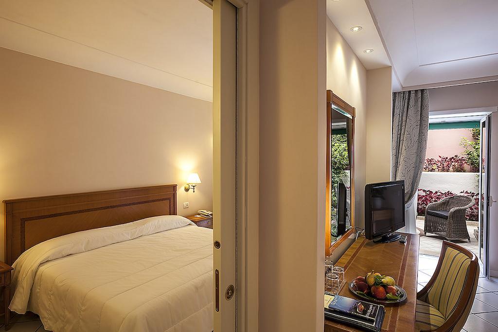 Hotel Continental Ίσκια Εξωτερικό φωτογραφία