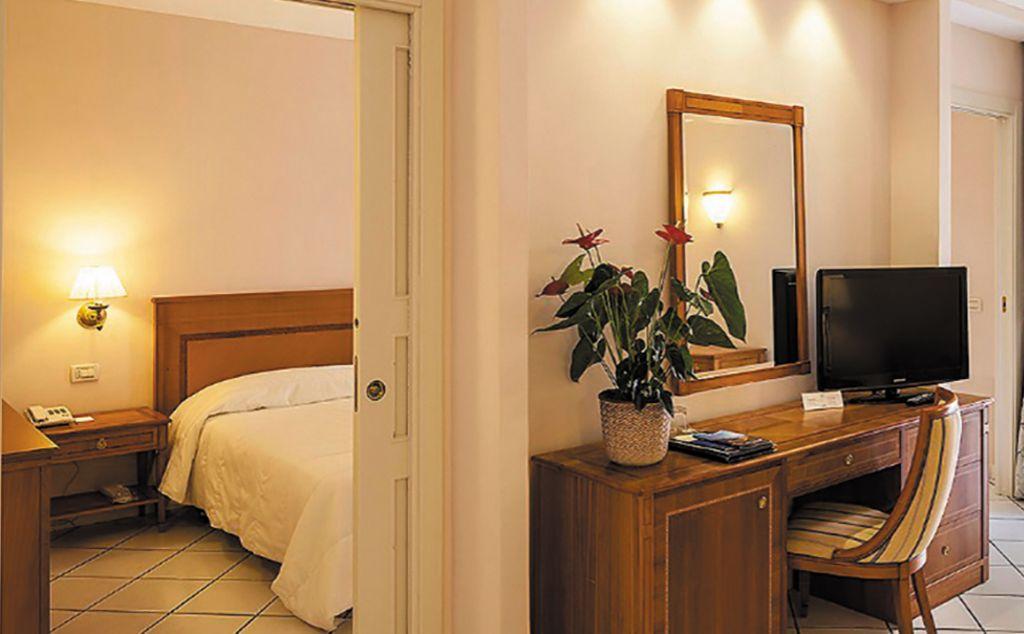 Hotel Continental Ίσκια Εξωτερικό φωτογραφία